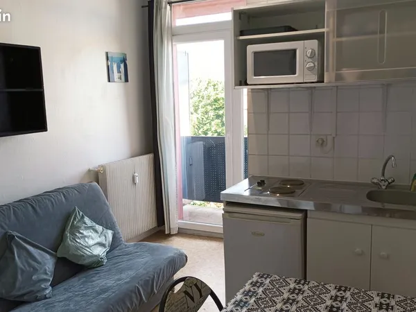 STUDIO Meublé