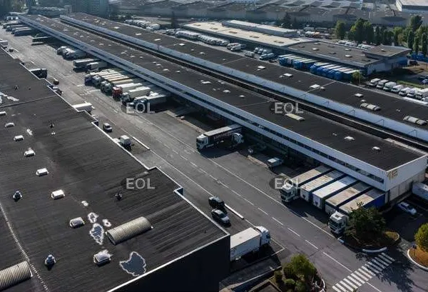Entrepôt 1339 m²