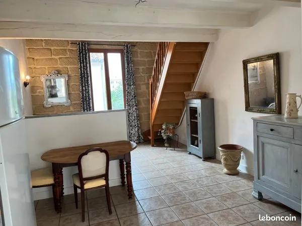 Studio à louer centre de Sommières (non piéton)