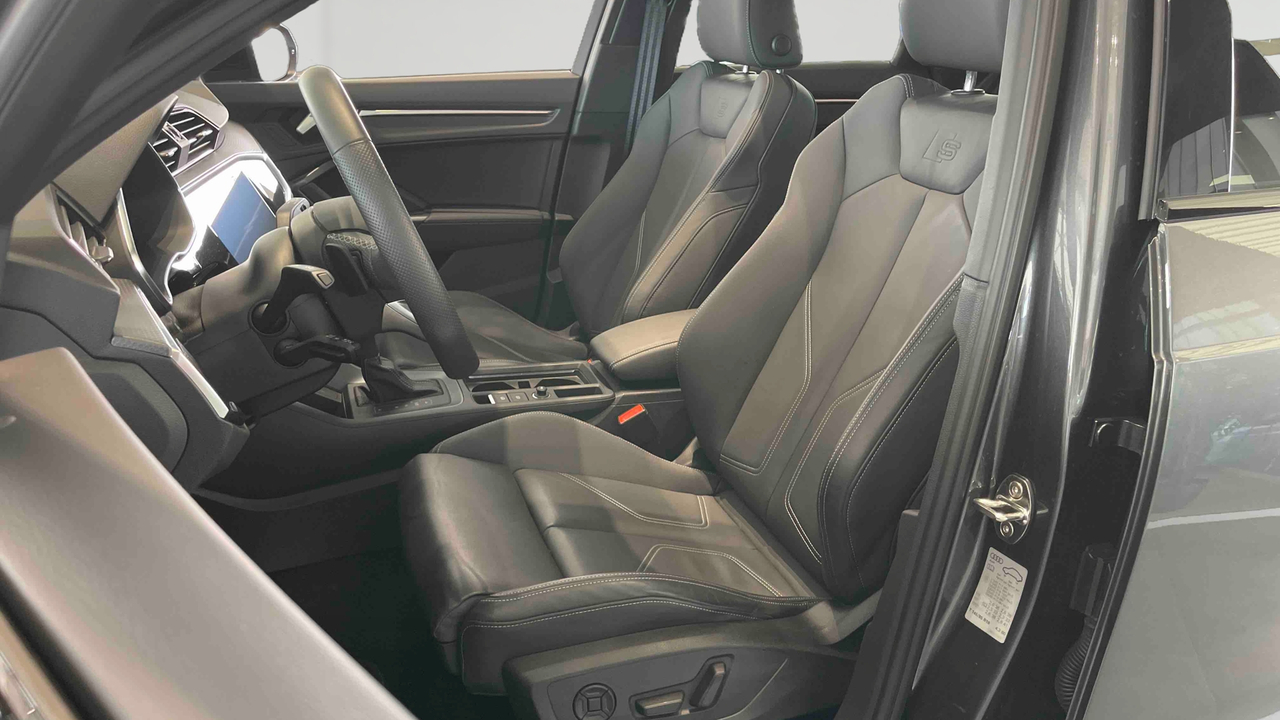Audi Q3 35 TFSI 150 ch S tronic 7 — photo 11