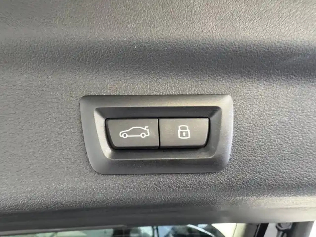 Bmw X1 i xdrive30 — photo 17