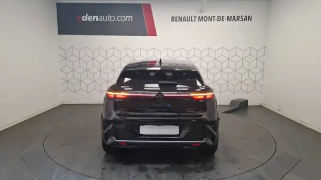 Renault Megane e-tech 220 ch autonomie confort — photo 4