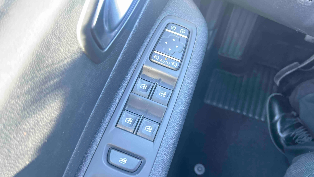 Renault Captur TCe 150 FAP EDC — photo 18