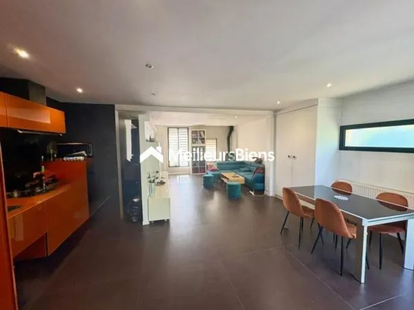 Maison individuelle 6 pièces 143 m² habitable sur terrain de 747 m²