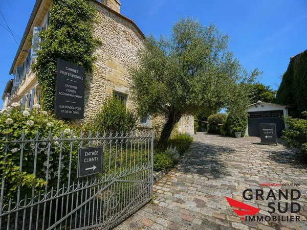 Bureaux 1 pièce 244 m²
