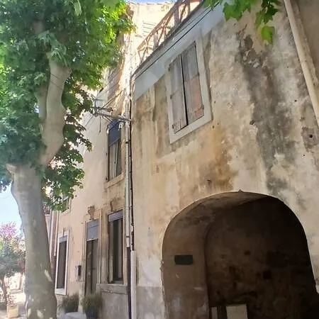 Spacieuse maison de caractère.