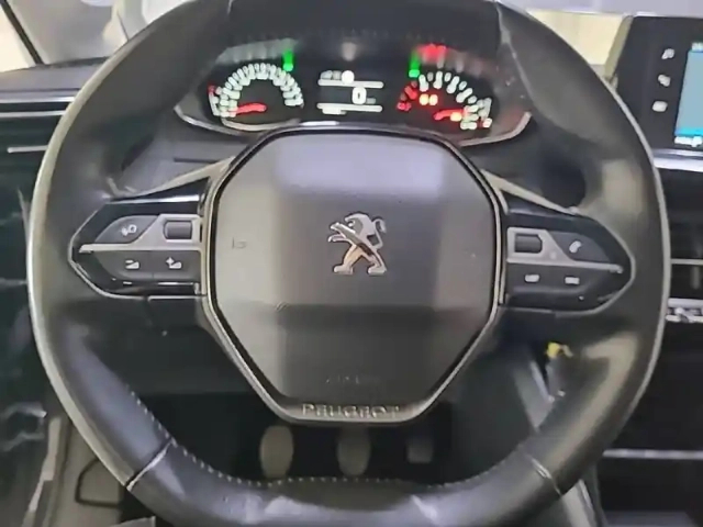 Peugeot 208 puretech 100 s&amp;s bvm6 — photo 12