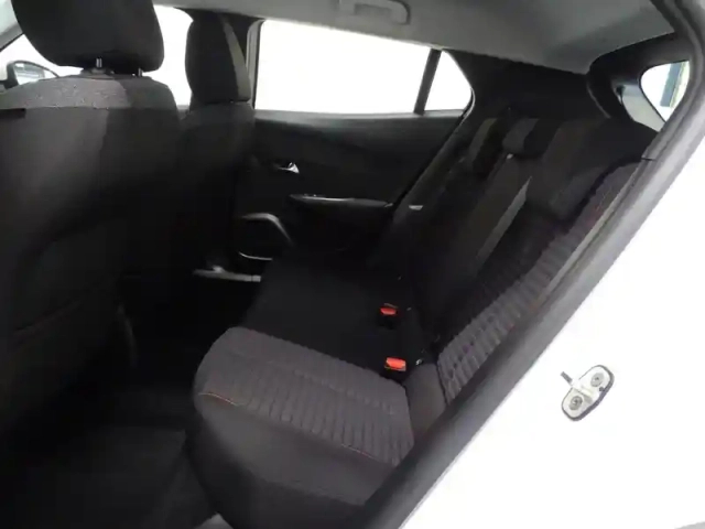 Peugeot 2008 1.2 puretech 100ch s&amp;s active pack — photo 26