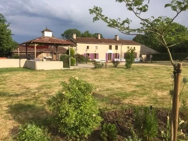A vendre Jolie maison de campagne à Luchapt - Vienne