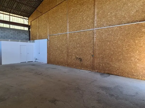 Local d’activité et entrepôt Location Entrelacs 110m² 1500€