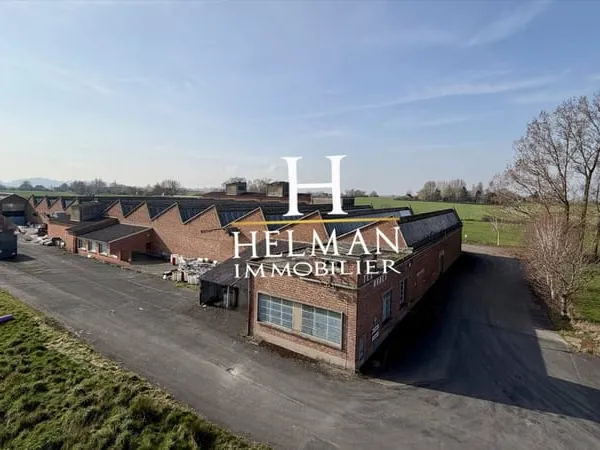 STEENVOORDE : Locaux industriels et de stockage de 6.000 m² sur