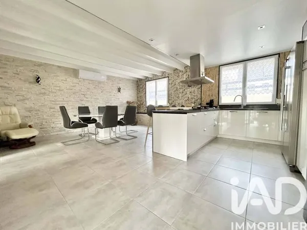 Maison 8 pièces 144 m²