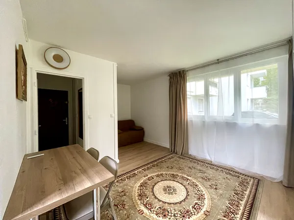 Appartement Châtenay-Malabry 1 pièce(s) 25.65 m2 ; Meublé ; Rez-de-Chaussée