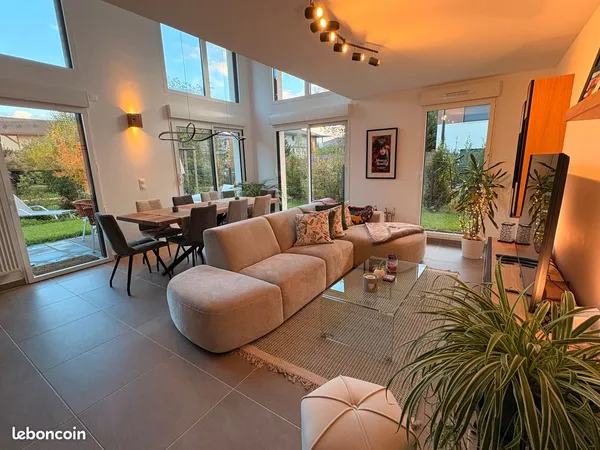 Maison contemporaine 125 m² - 4 chambres - Proche Genève