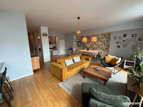 Appartement centre-ville face à l'école Massillon 125 m2
