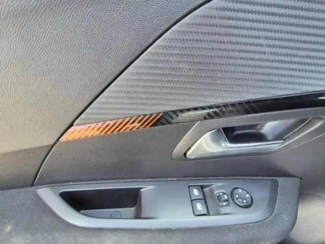 Peugeot 208 e- 136ch active — photo 11
