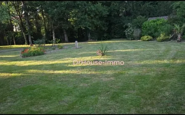 Terrain viabilisé de 900m² proche de Saint-Sulpice-la-Pointe