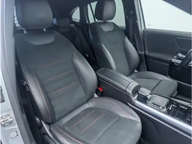 Mercedes Gla 200 d amg line — photo 9