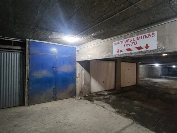 Garage sécurisé 16 m2 Emplacement recherché avenue des Ser
