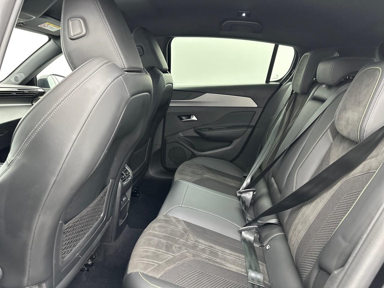 Peugeot 308 bluehdi 130ch s&s eat8 gt pack — photo 12