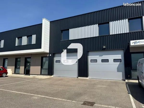 Local d'activité 308 m²
