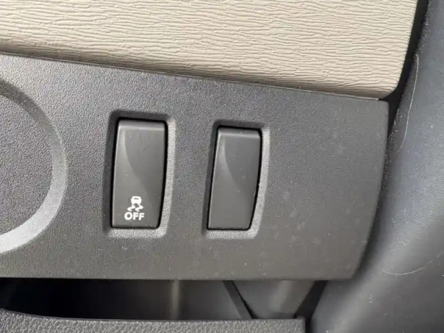 Dacia Lodgy 7 places silver line dci 110 e6 — photo 26