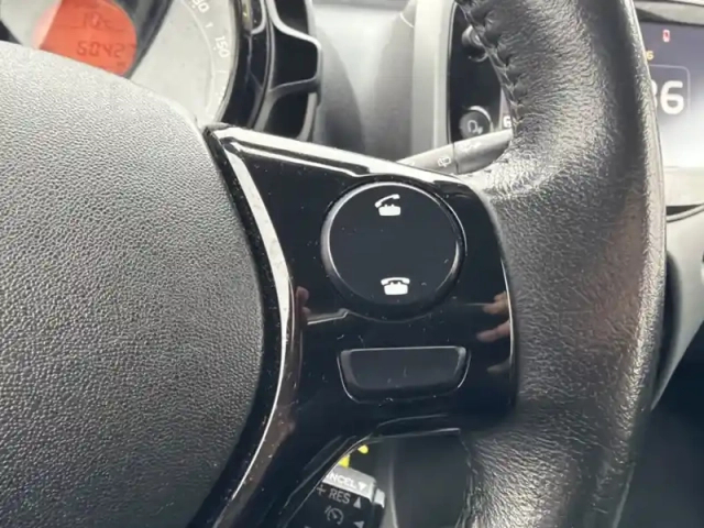 Toyota Aygo 1.0 vvt-i x-play 72 ch — photo 14