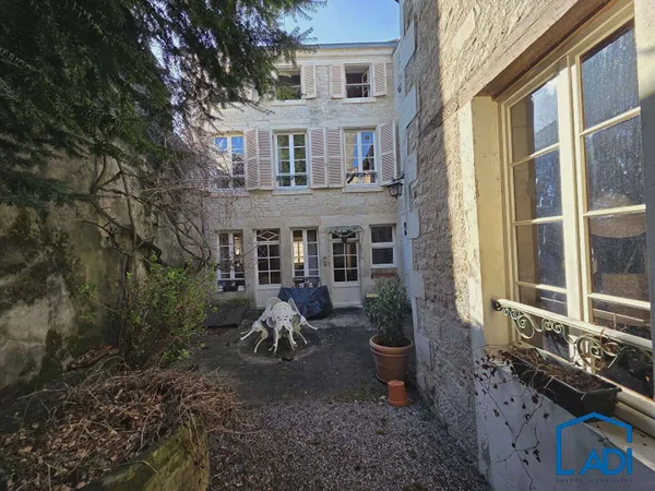 Maison 9 pièces 312 m²