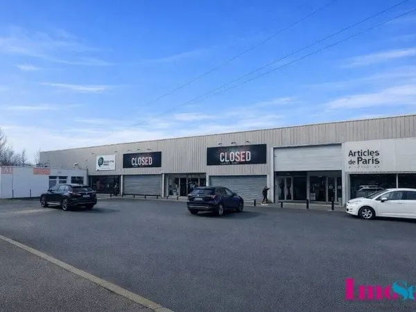 Entrepôt 450 m²
