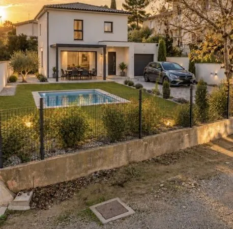 Maison contemporaine neuve de 90 m² avec terrain de 400 m² à Mèze (34140)