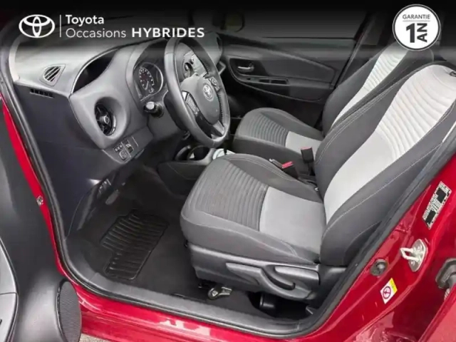 Toyota Yaris hsd 100h dynamic 5p — photo 11