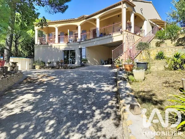 Maison 8 pièces 188 m²