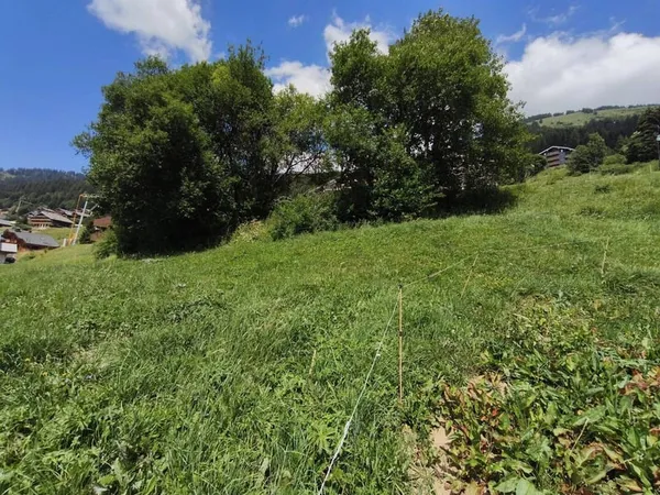 Terrain constructible 703 m²