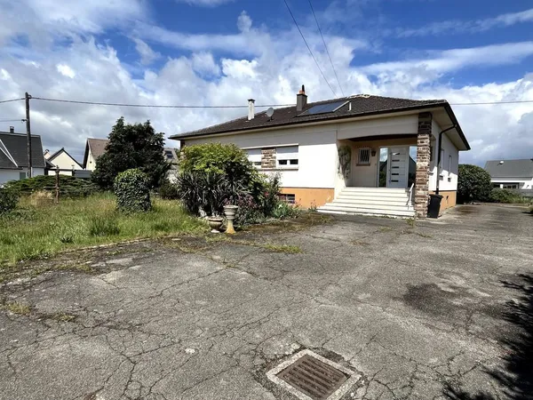 Belle maison plain-pied de 151 m² avec 4 chambres et sous-sol complet sur 16,50 ares à Hirtzfelden