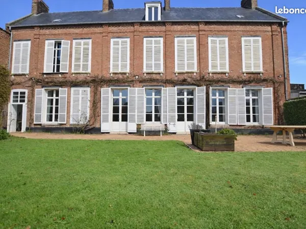 Maison 7 pièces 350 m²