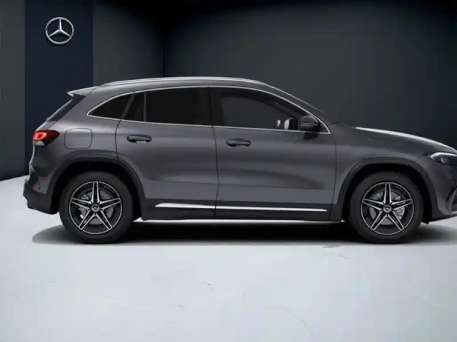 Mercedes Eqa 250+ amg line — photo 6