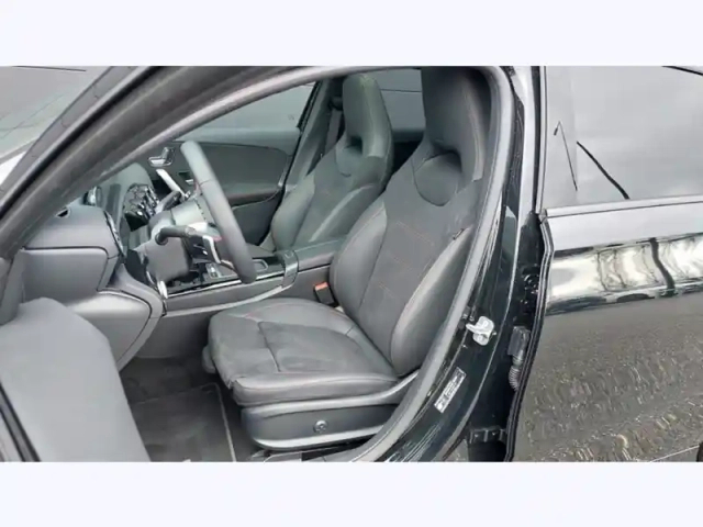 Mercedes Classe A 200 d amg line — photo 23