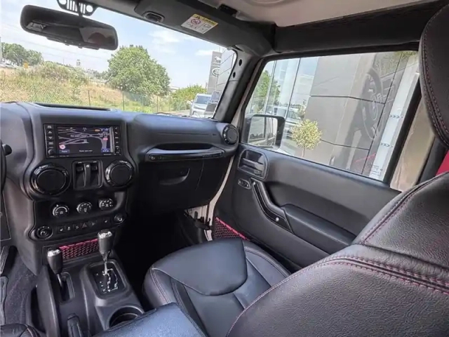 Jeep Wrangler v6 3.6 pentastar 284 - 4x4 rock trac bva — photo 18