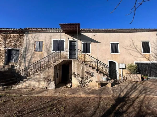 Maison 5 pièces 380 m²