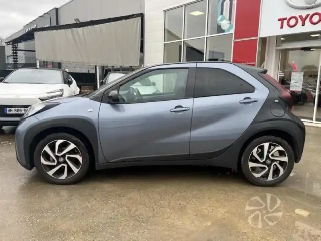 Toyota Aygo X 1.0 vvt-i 72ch design my24 — photo 5