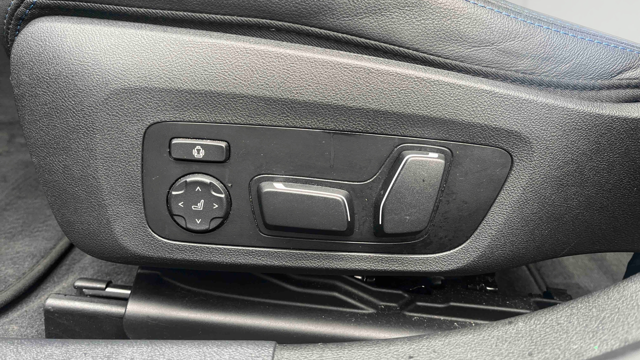 BMW Touring 320d xDrive 190 ch BVA8 — photo 19