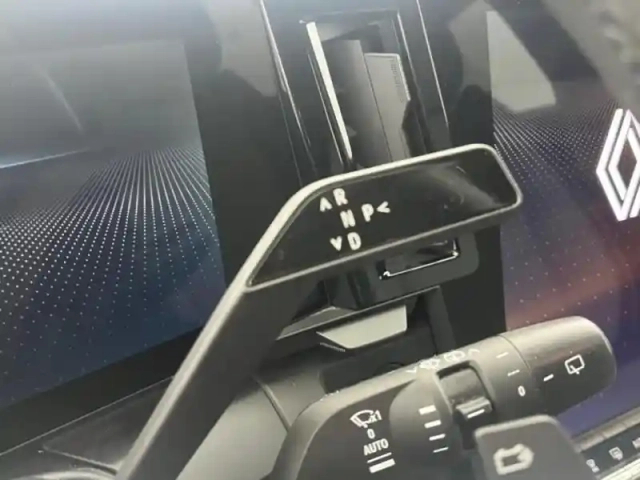 Renault Megane e-tech electric ev60 220ch techno super charge -b — photo 8