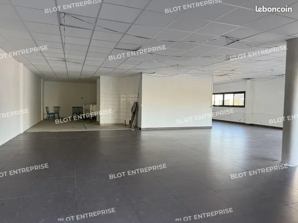 Bureau 152 m²