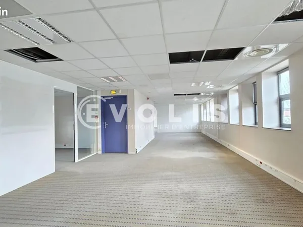 Bureau 255 m²