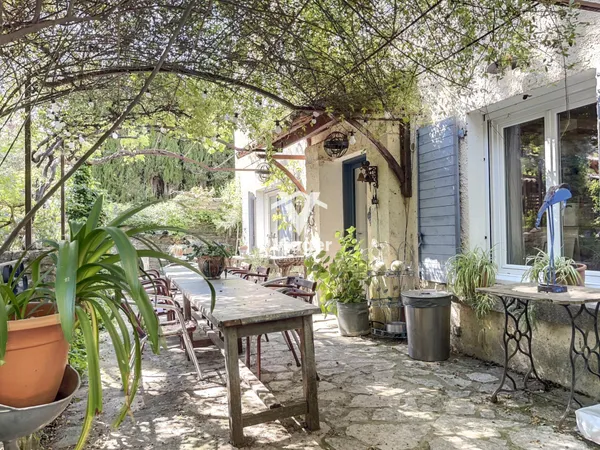 Viager occupé Auribeau - Mas 148 m2, jardin, garage et vue L