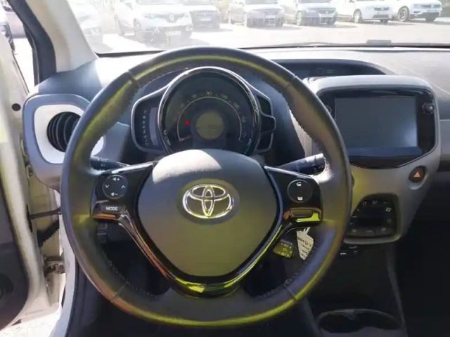 Toyota Aygo 1.0 vvt-i — photo 11