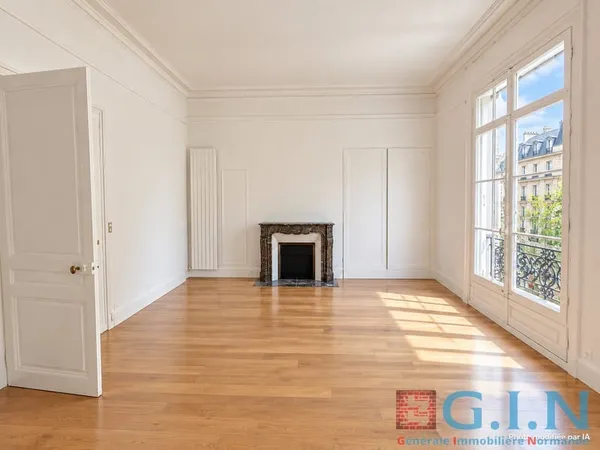 ROUEN / PROXIMITE PLACE DU VIEUX MARCHE / APPARTEMENT-BUREAU