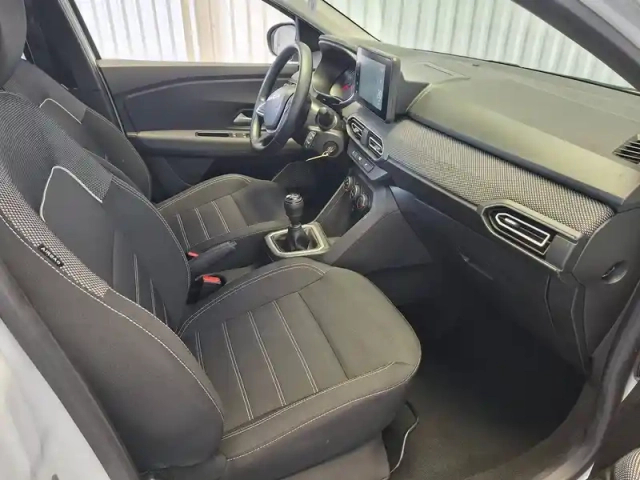 Dacia Sandero sce 65 — photo 12
