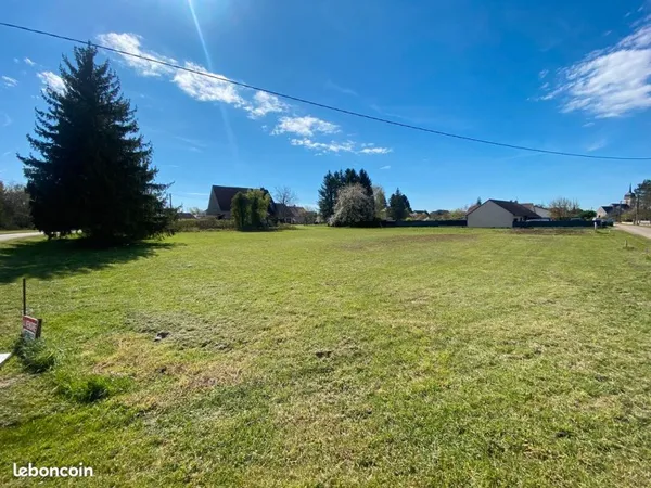 PARCELLES CONSTRUCTIBLES 750m² PROCHE DOLE