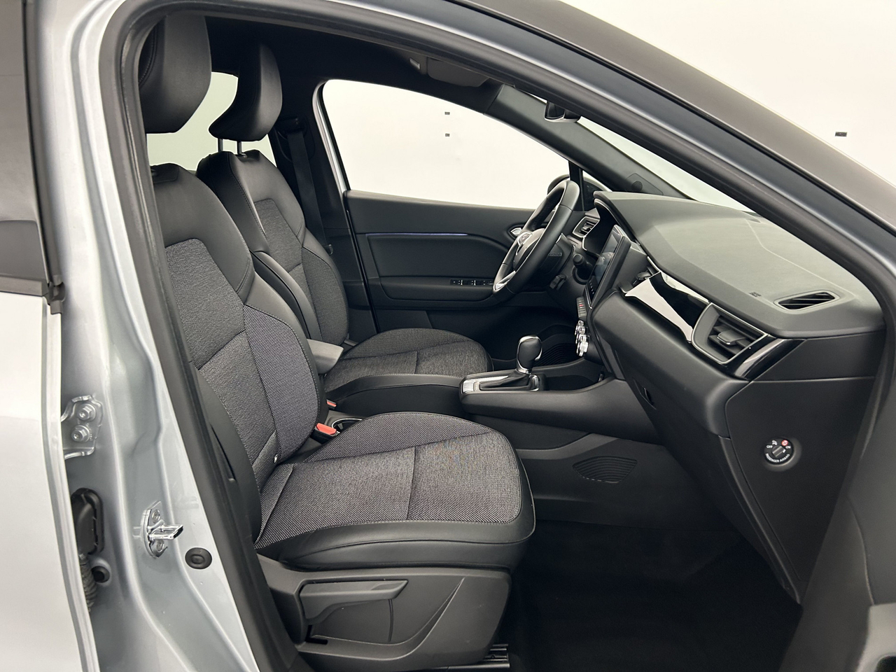 Renault Captur — photo 25